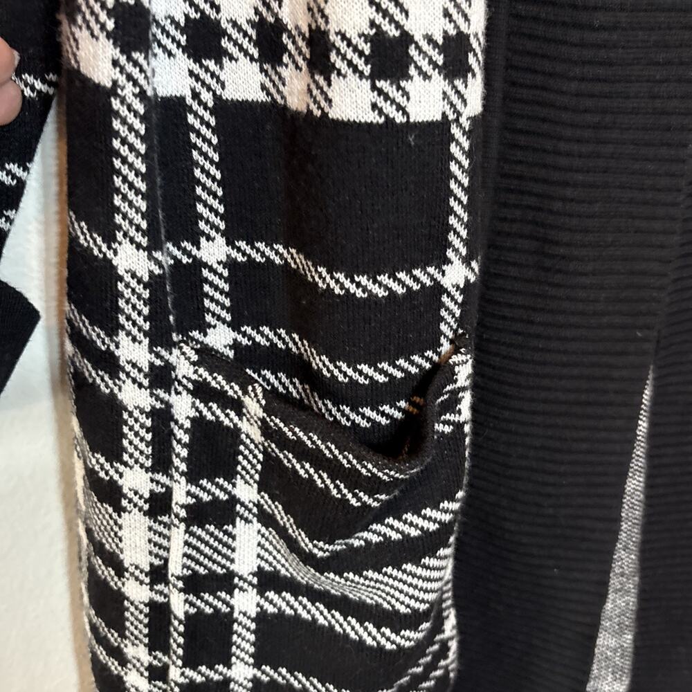 Isaac Mizrahi Live Black and White Plaid Open Long Sleeve Sweater Cardigan L - Picture 3 of 10